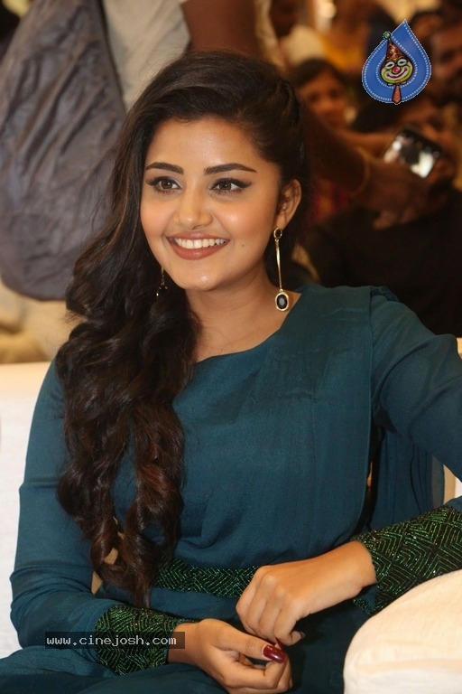 Anupama Parameswaran Latest Stills - 7 / 21 photos