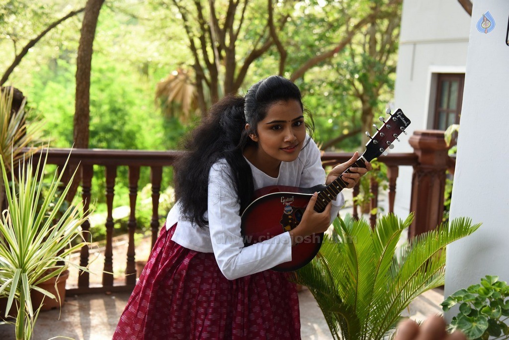 Anupama Parameswaran New Gallery - 39 / 52 photos