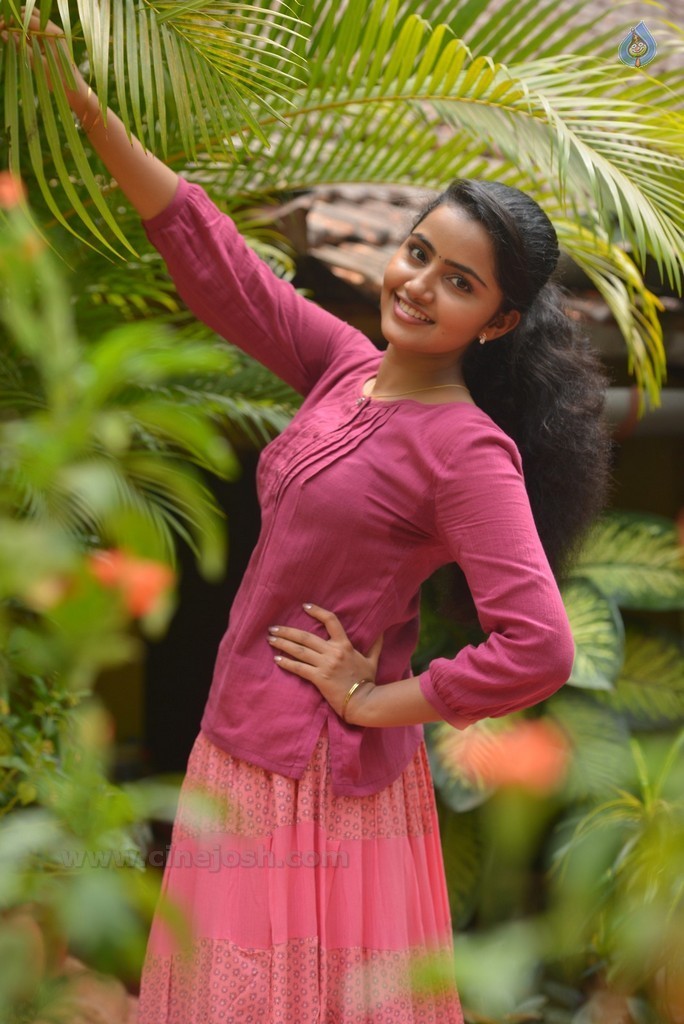 Anupama Parameswaran New Pics - 33 / 35 photos