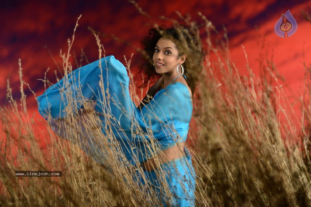 Anupriya Hot Stills - 38 / 119 photos