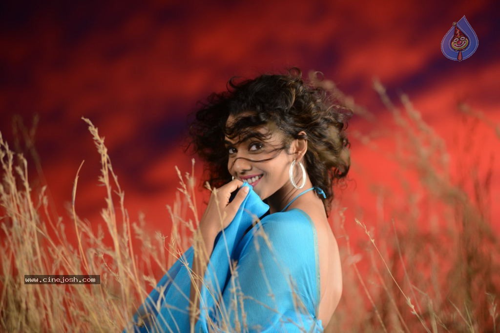 Anupriya Hot Stills - 54 / 119 photos