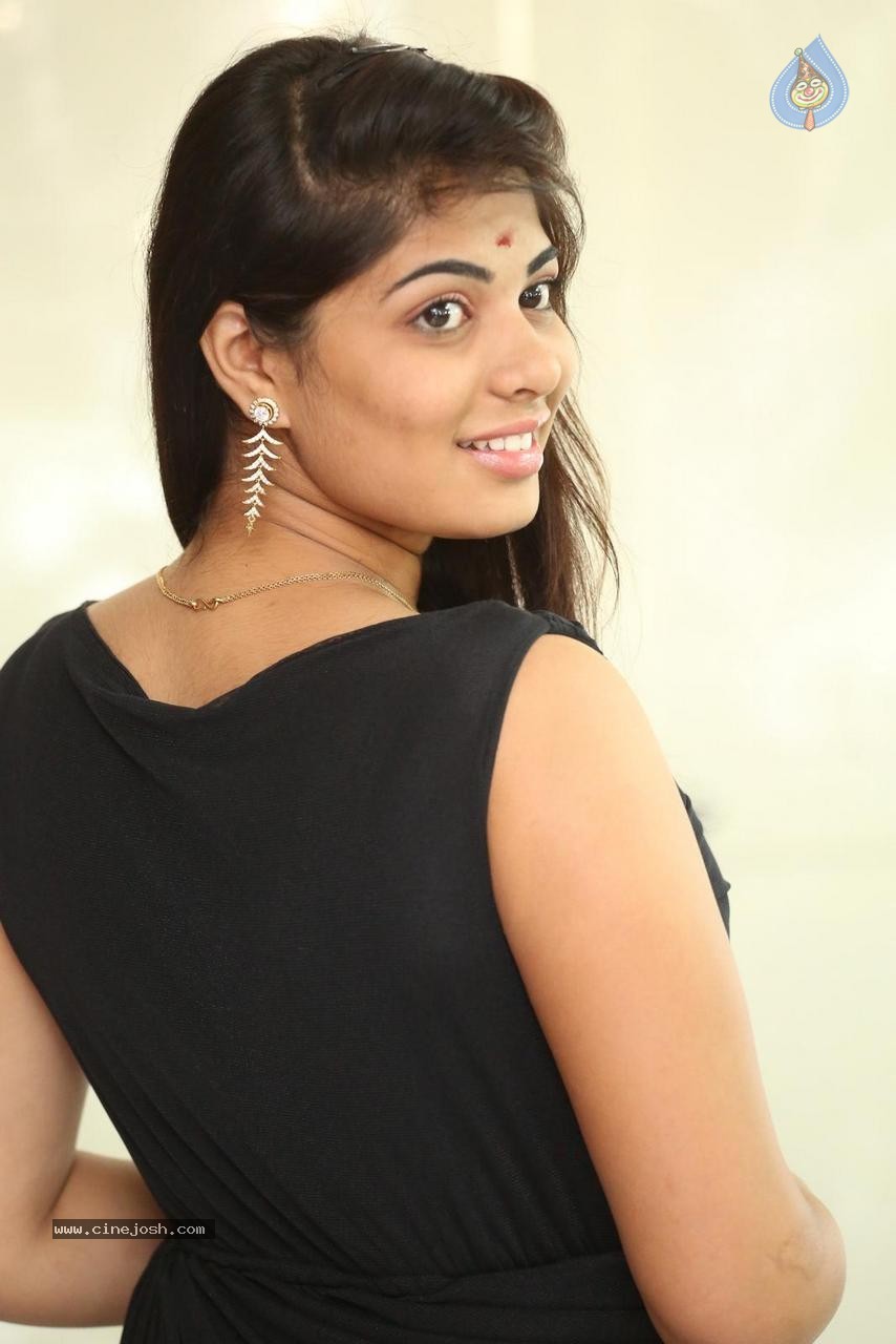 Anusha Latest Gallery - 11 / 63 photos