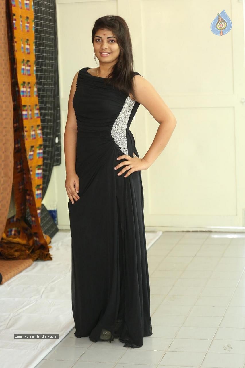 Anusha Latest Gallery - 12 / 63 photos