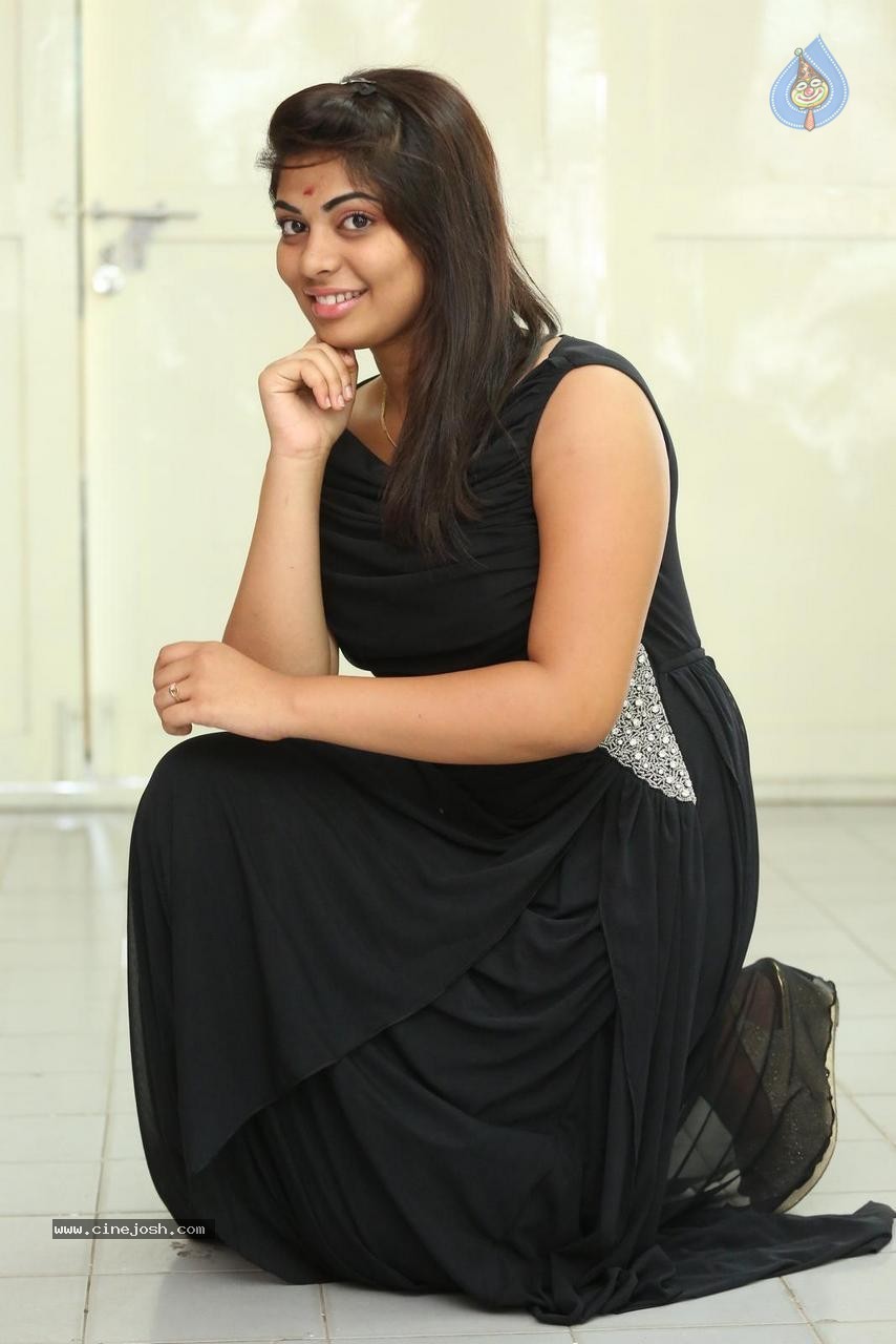 Anusha Latest Gallery - 54 / 63 photos