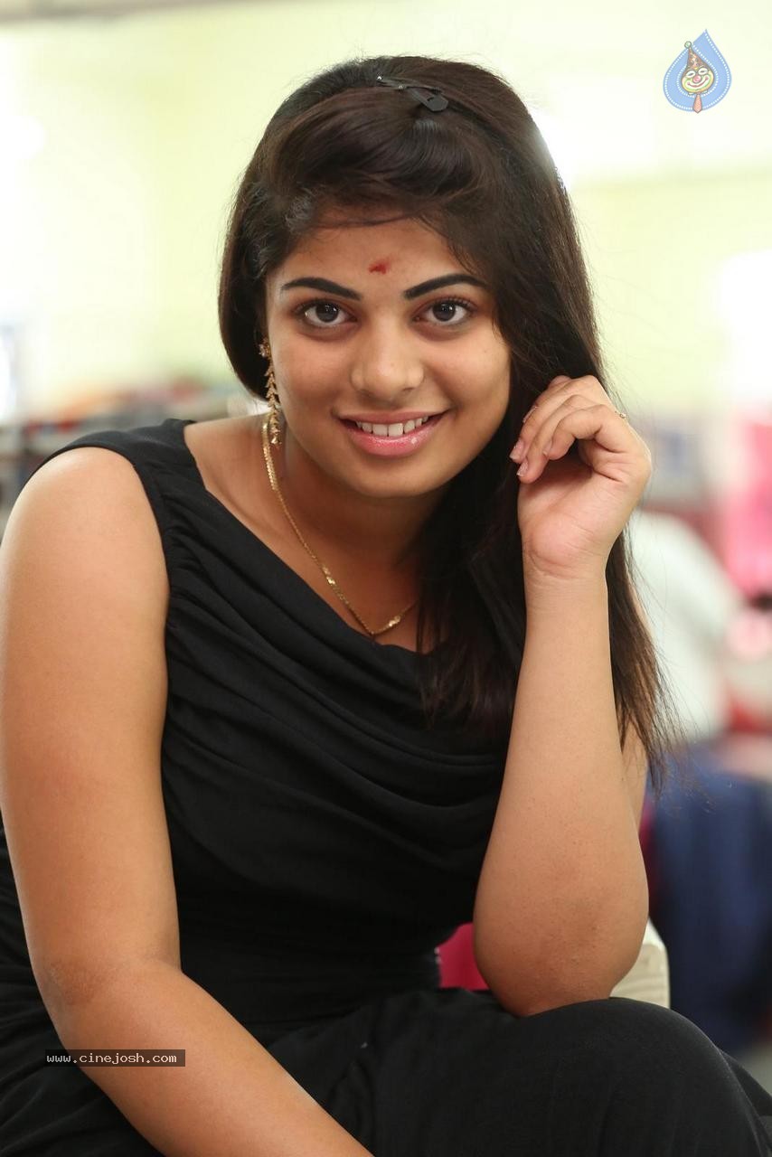 Anusha Latest Gallery - 60 / 63 photos