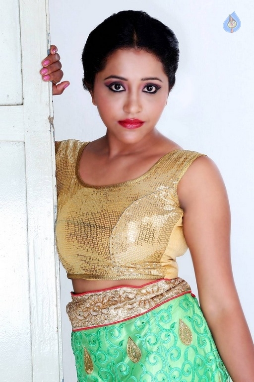 Anusha Nair Latest Photos - 7 / 21 photos