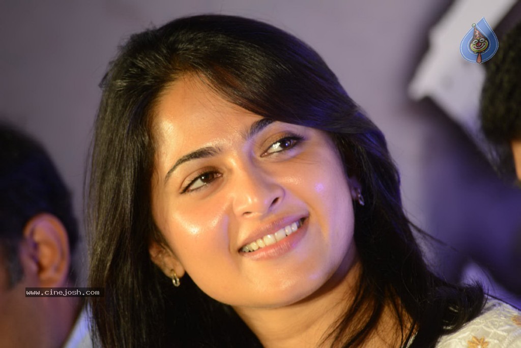 Anushka at Mirchi Movie Success Meet - 25 / 47 photos