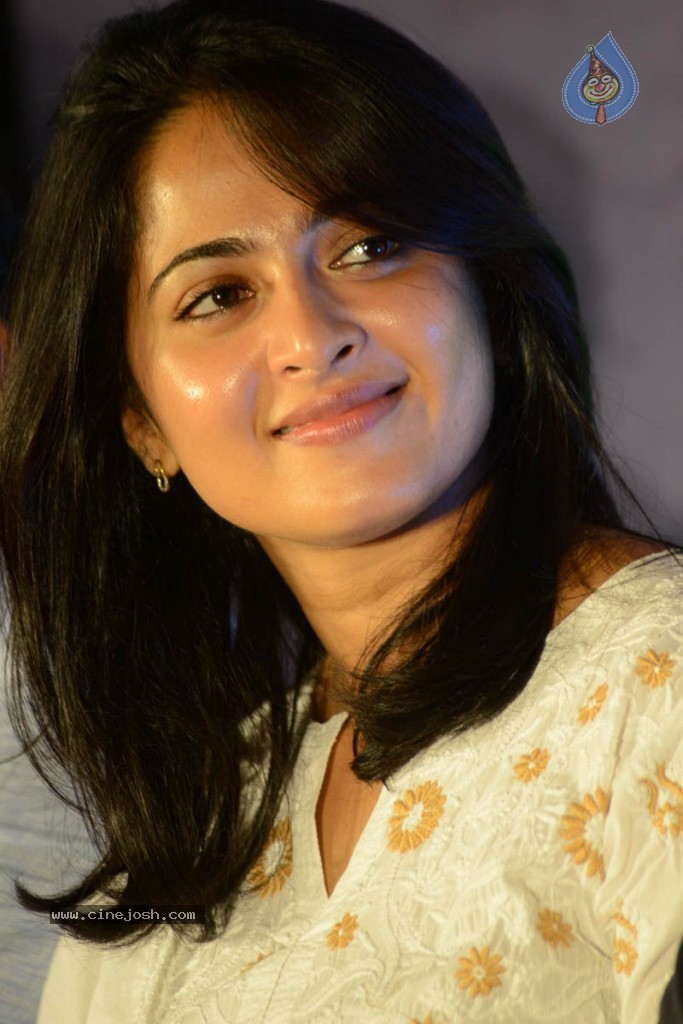 Anushka at Mirchi Movie Success Meet - 29 / 47 photos