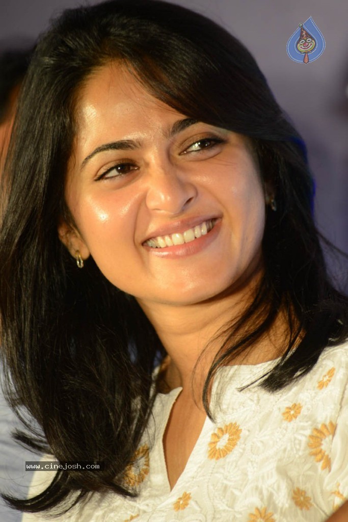 Anushka at Mirchi Movie Success Meet - 30 / 47 photos