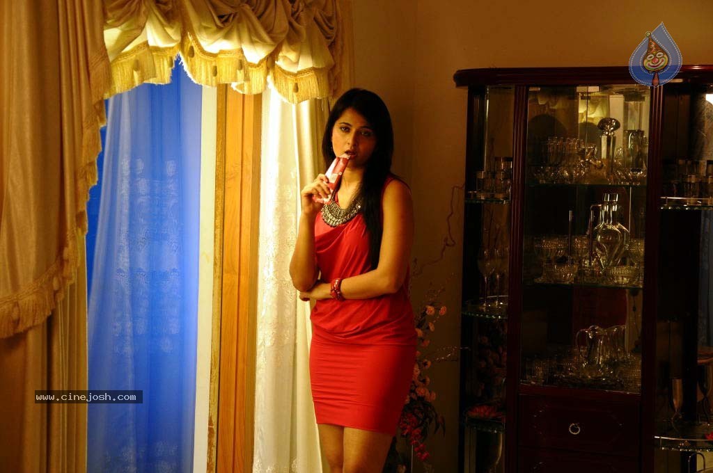 Anushka High Resolution Stills - 52 / 99 photos