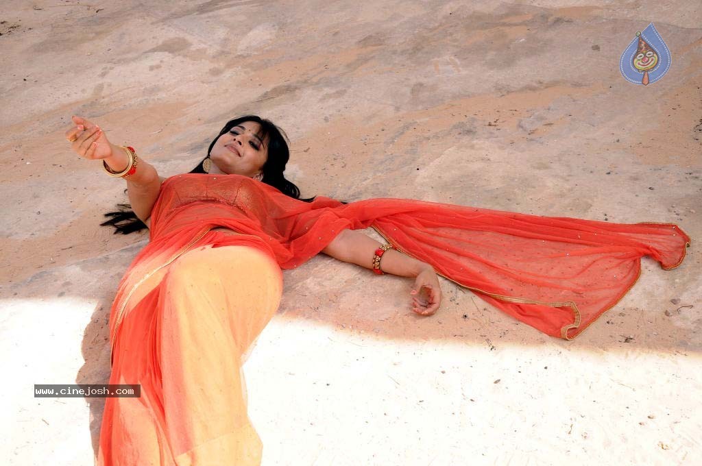 Anushka High Resolution Stills - 54 / 99 photos