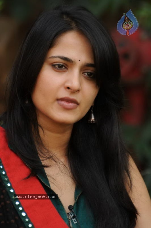 Anushka Latest Photos - 17 / 44 photos