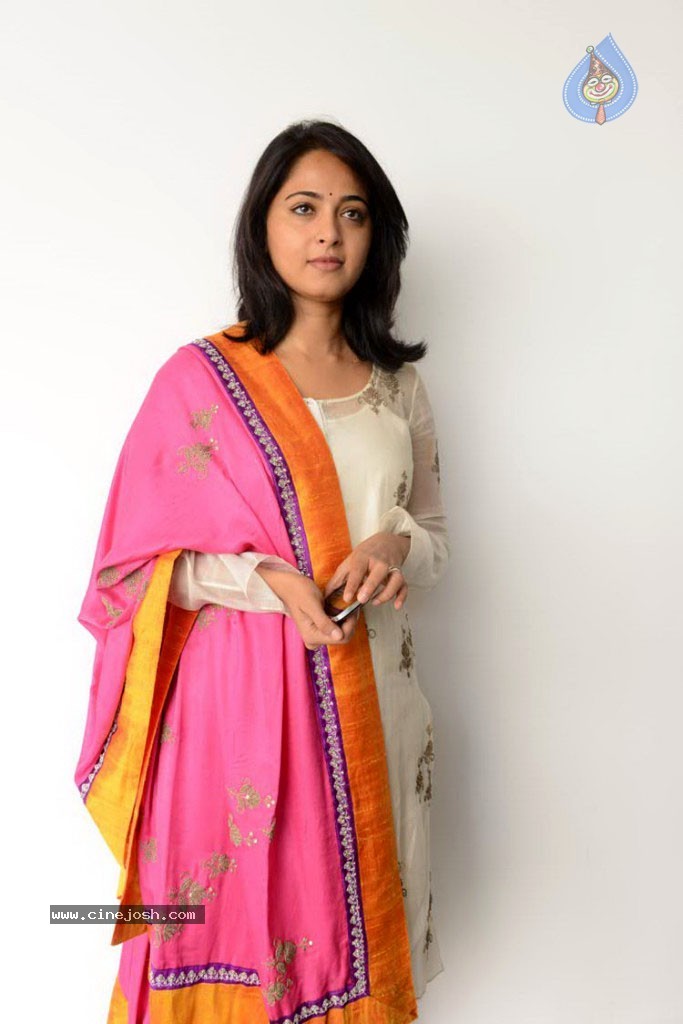 Anushka Latest Photos - 5 / 73 photos