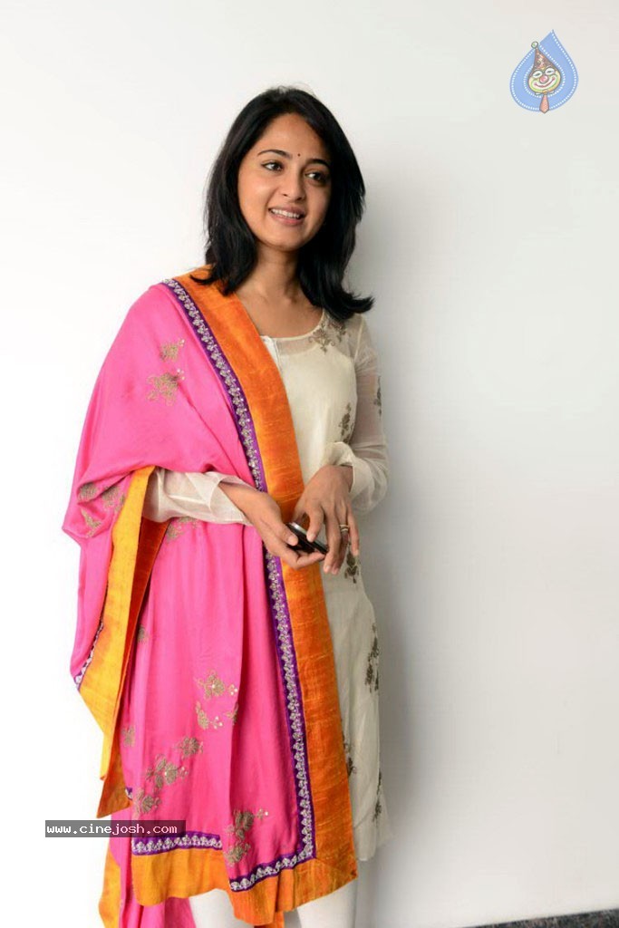 Anushka Latest Photos - 17 / 73 photos