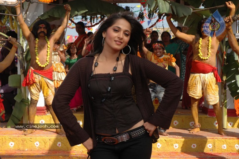 Anushka New Gallery - 8 / 41 photos