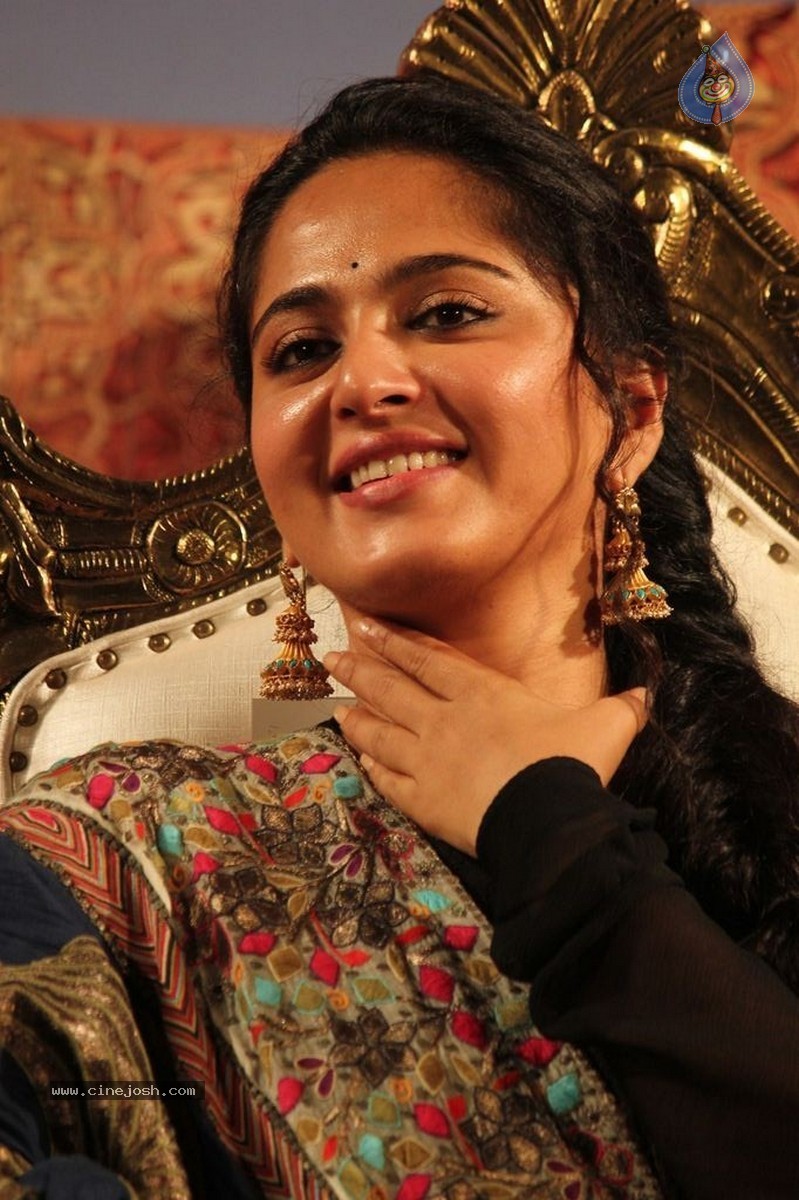 Anushka New Pics - 7 / 24 photos