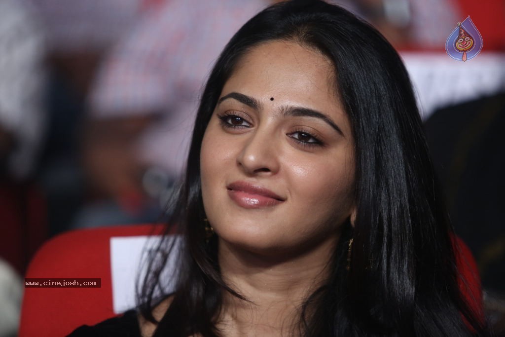 Anushka Stills - 43 / 109 photos