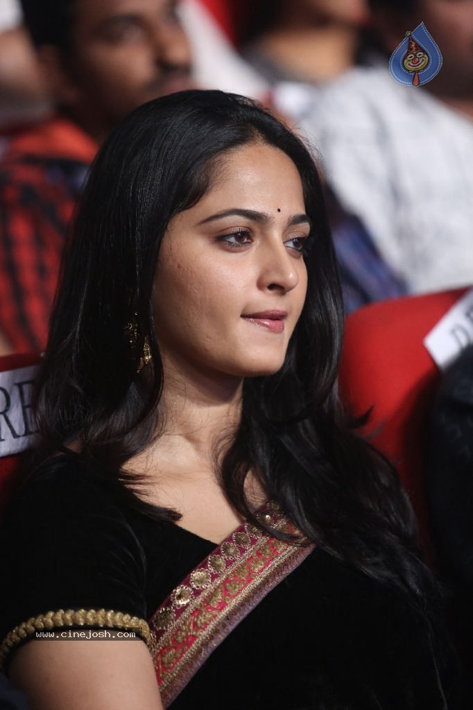 Anushka Stills - 44 / 109 photos