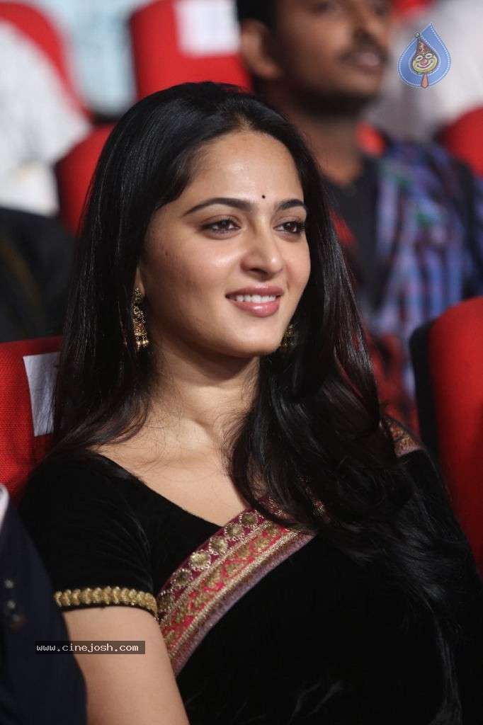 Anushka Stills - 45 / 109 photos