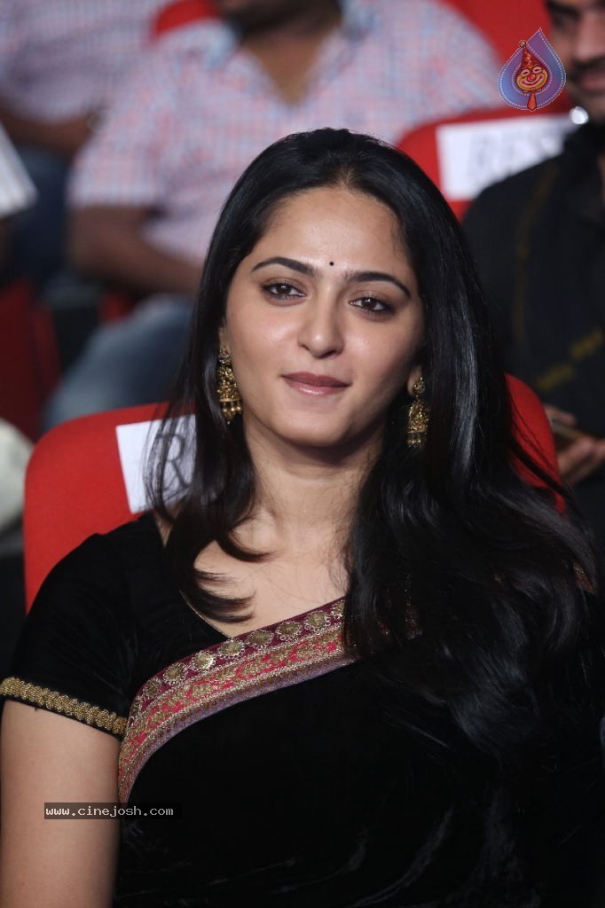 Anushka Stills - 46 / 109 photos