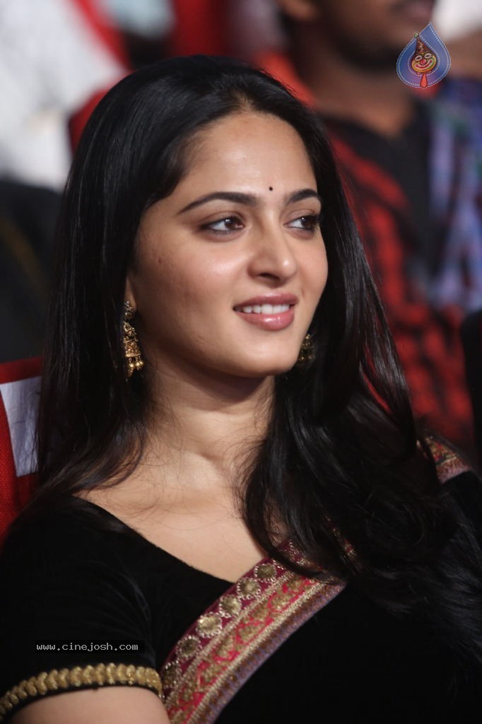 Anushka Stills - 65 / 109 photos