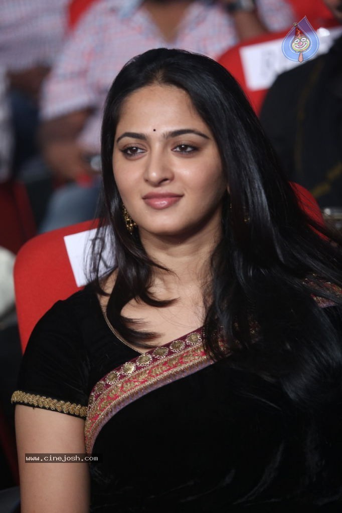 Anushka Stills - 69 / 109 photos