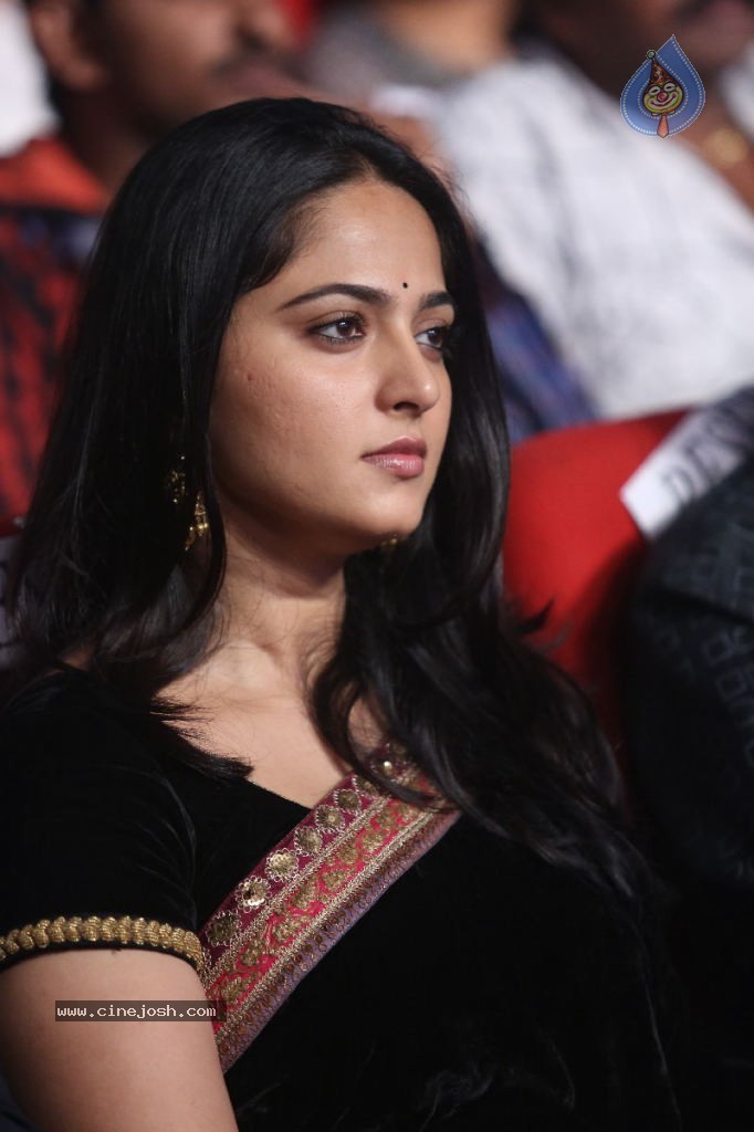 Anushka Stills - 87 / 109 photos