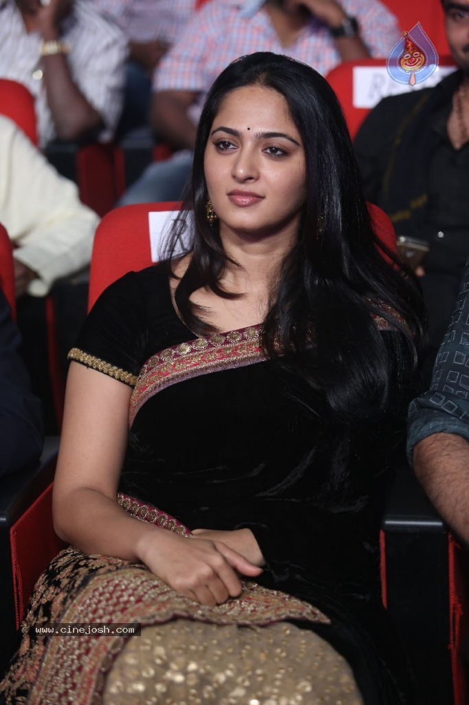 Anushka Stills - 90 / 109 photos