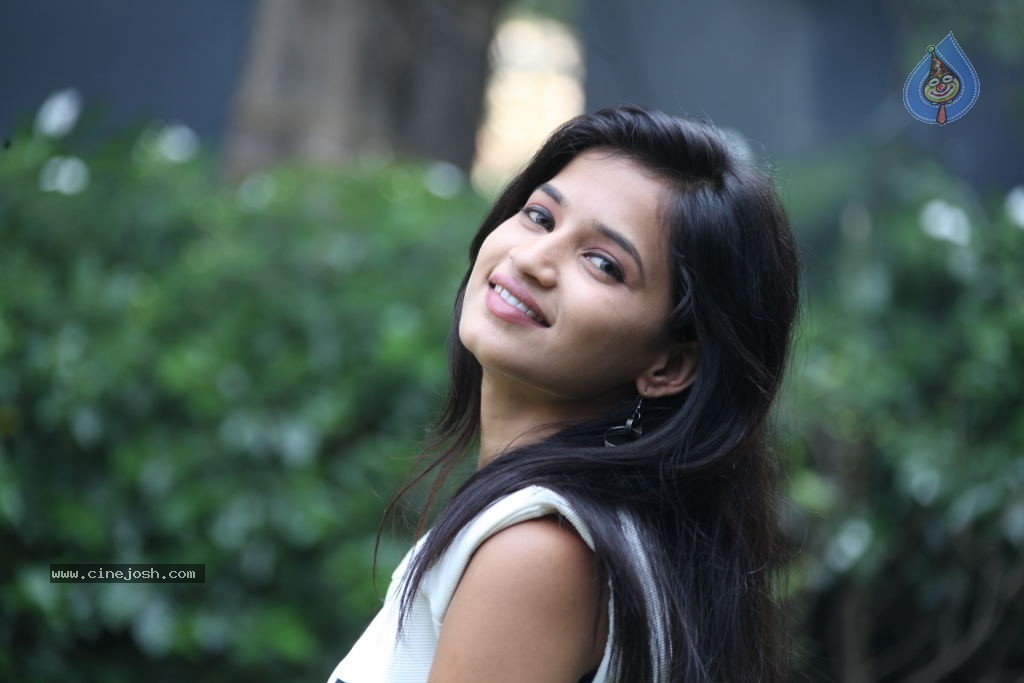 Anvika New Stills - 27 / 119 photos