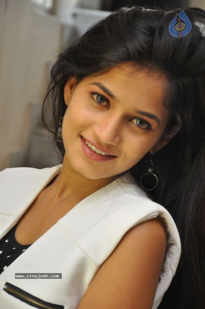 Anvika New Stills - 93 / 119 photos