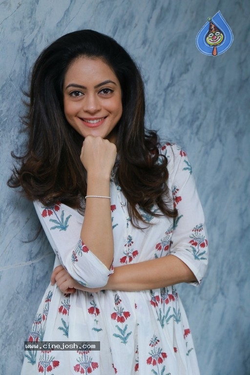 Anya Singh Interview Photos - 2 / 21 photos