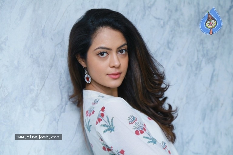 Anya Singh Interview Photos - 16 / 21 photos