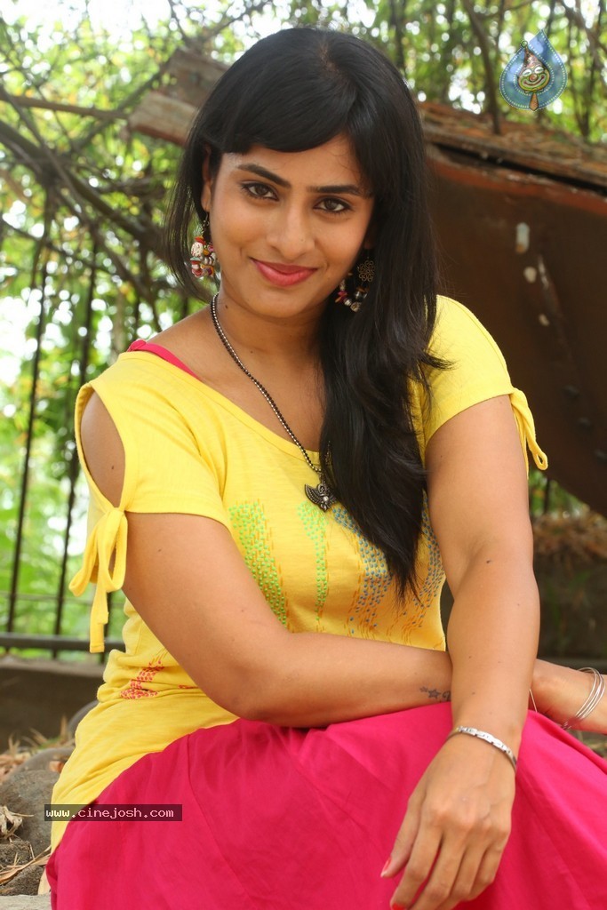 Aparna Stills - 37 / 64 photos