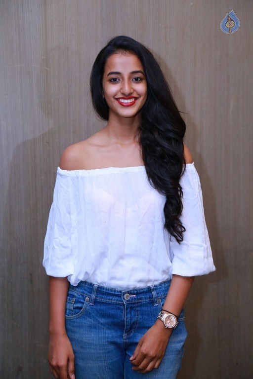 Apoorva Photos - 6 / 14 photos