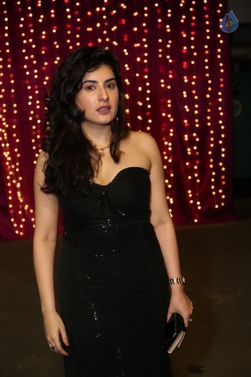 Archana at Zee Telugu Apsara Awards - 5 / 21 photos