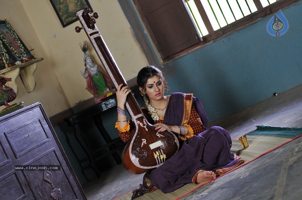 Archana Gallery - 14 / 59 photos