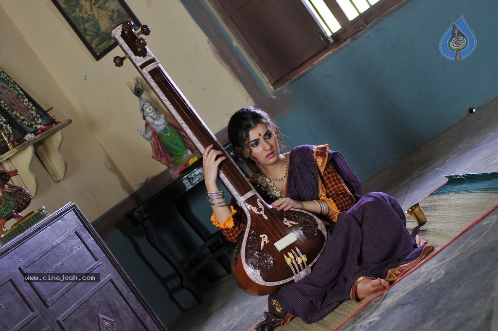 Archana Gallery - 15 / 59 photos