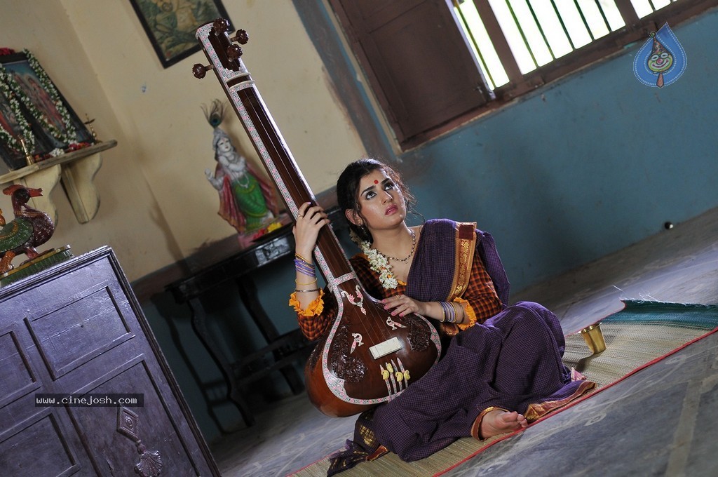 Archana Gallery - 17 / 59 photos