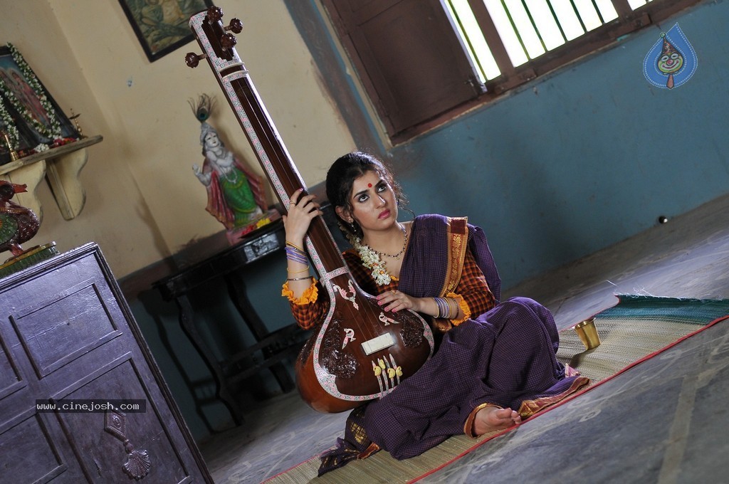 Archana Gallery - 49 / 59 photos