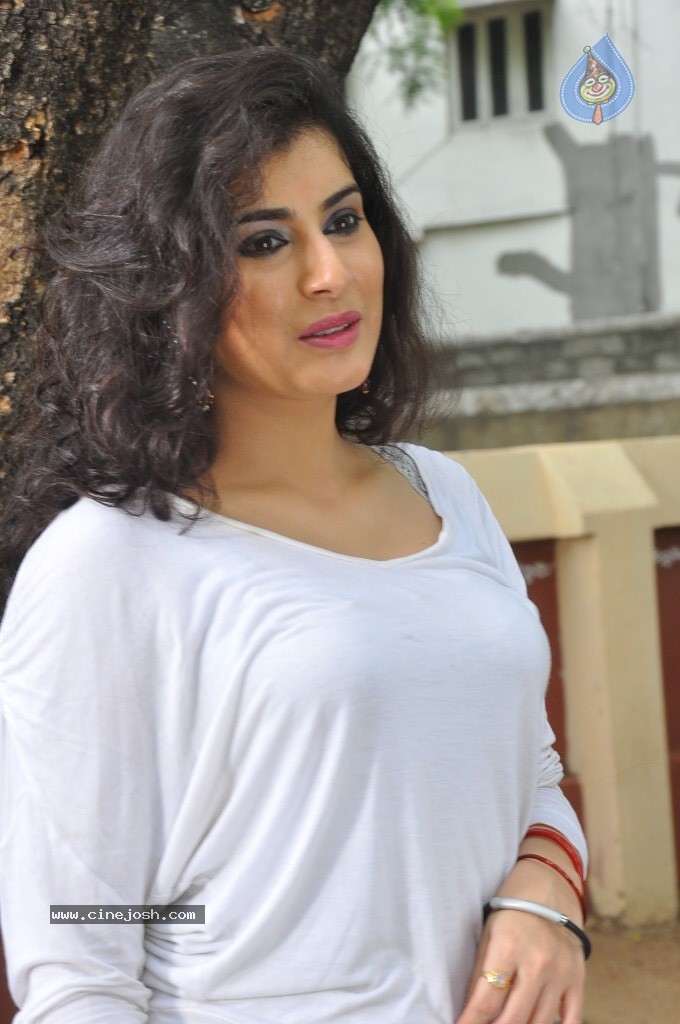 Archana Latest Photos - 16 / 94 photos