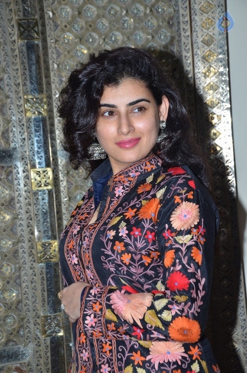 Archana Latest Photos - 14 / 18 photos