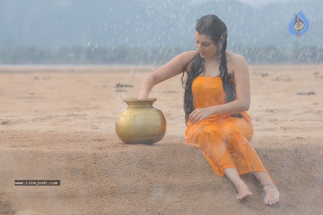 Archana New Spicy Stills - 21 / 65 photos