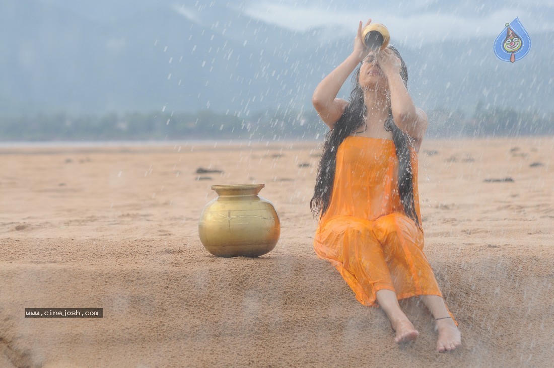 Archana New Spicy Stills - 26 / 65 photos