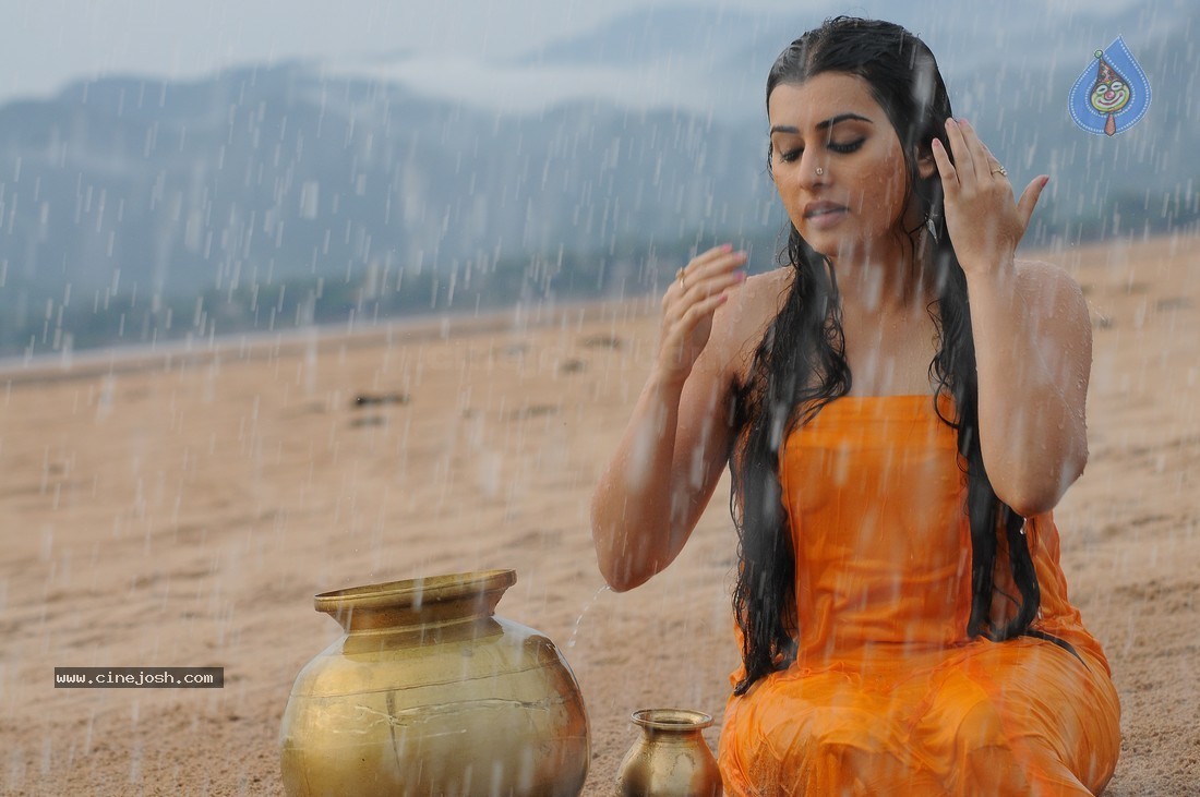 Archana New Spicy Stills - 33 / 65 photos