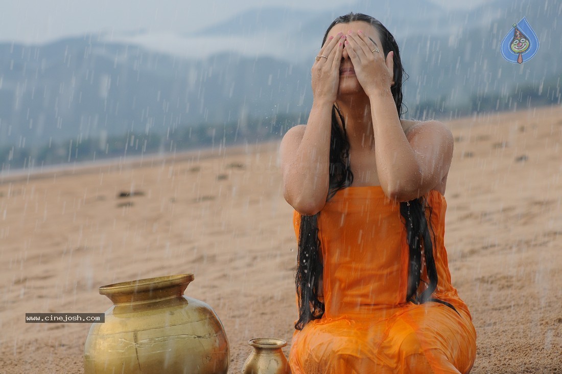 Archana New Spicy Stills - 45 / 65 photos