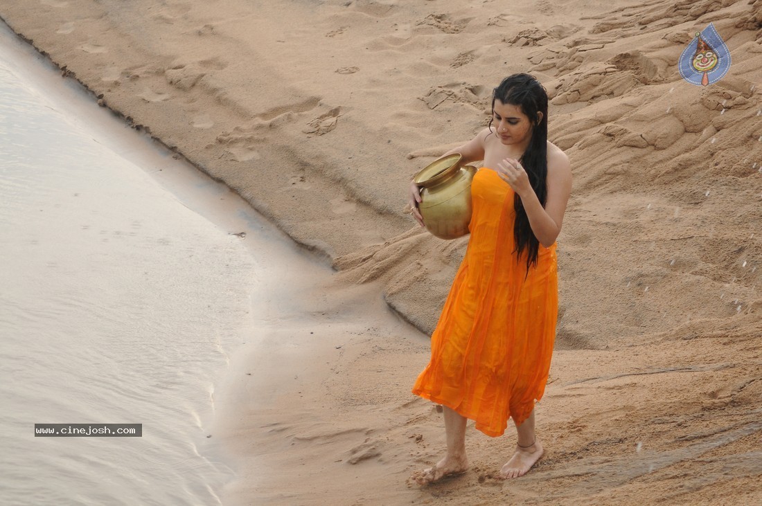 Archana New Spicy Stills - 52 / 65 photos