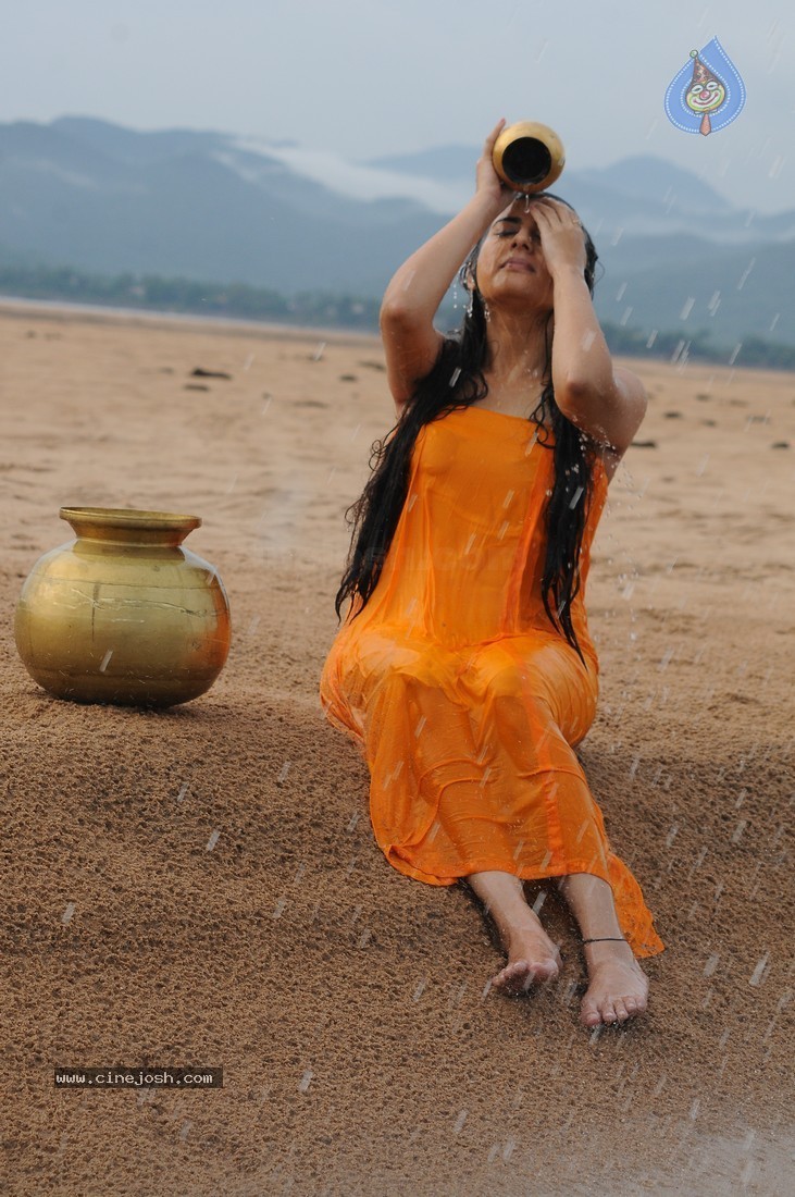 Archana New Spicy Stills - 53 / 65 photos