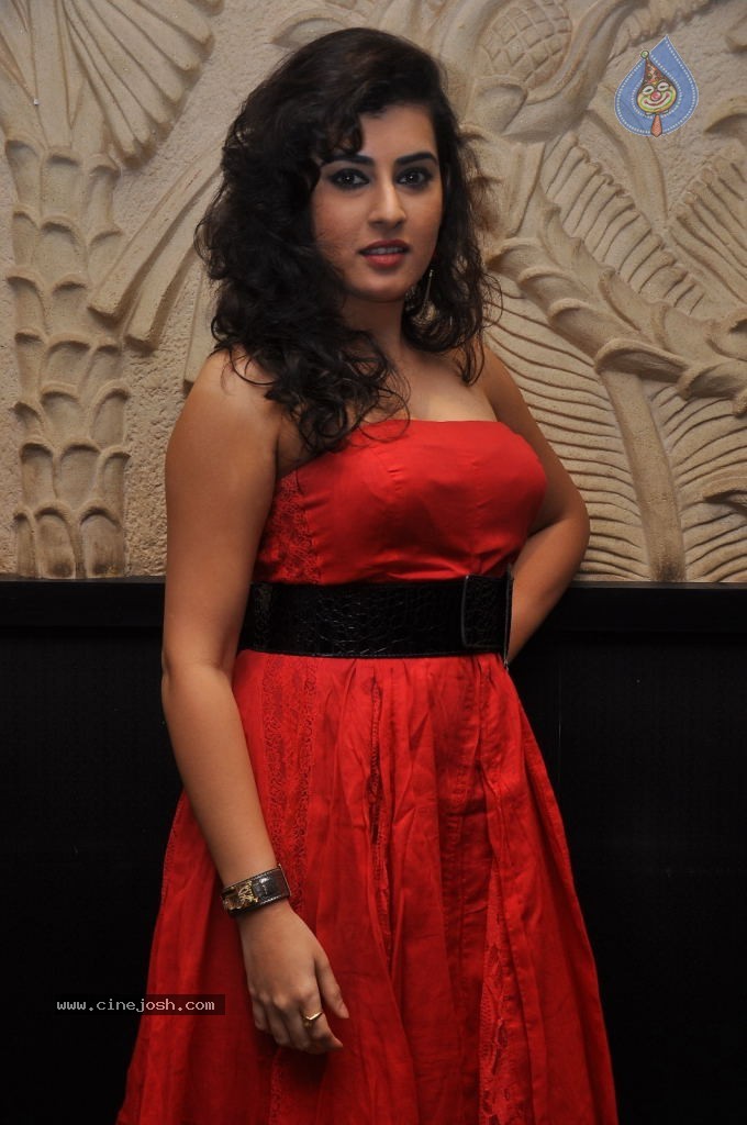 Archana New Stills - 34 / 68 photos