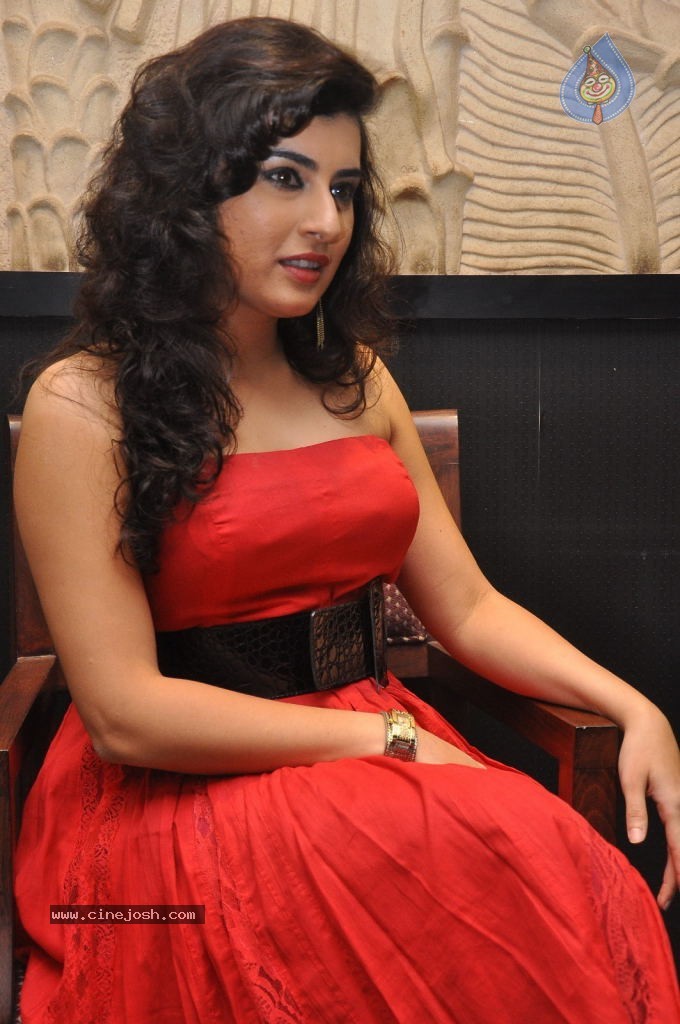 Archana New Stills - 67 / 68 photos