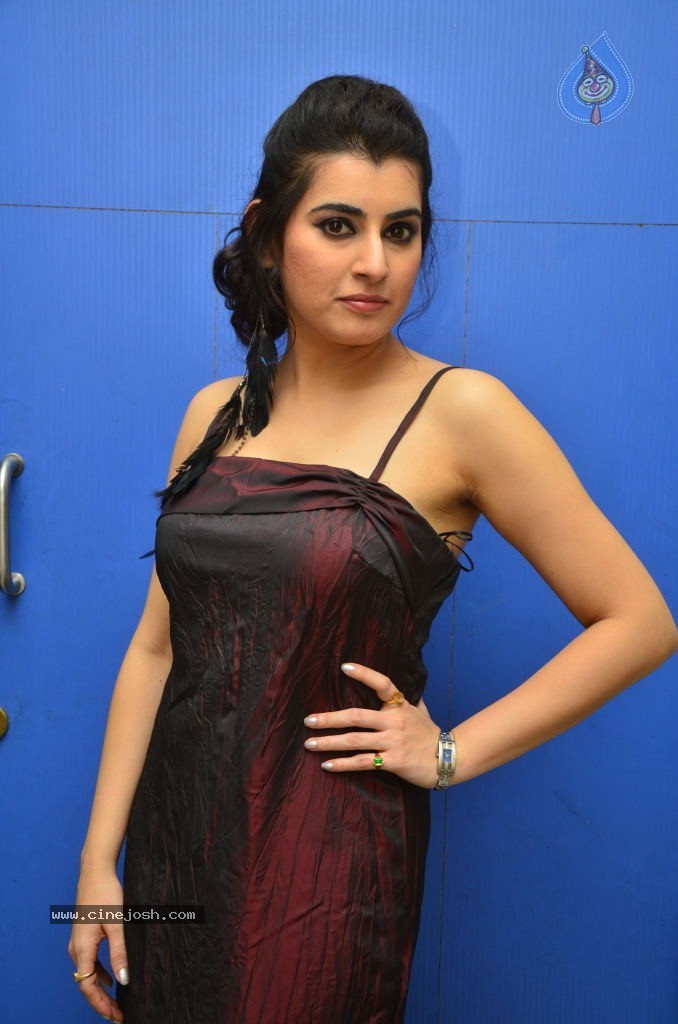 Archana Photos - 17 / 30 photos